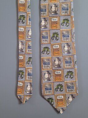 Structure Men's tie Binocular Lantern Traditional Texas Maine Homestead Tie